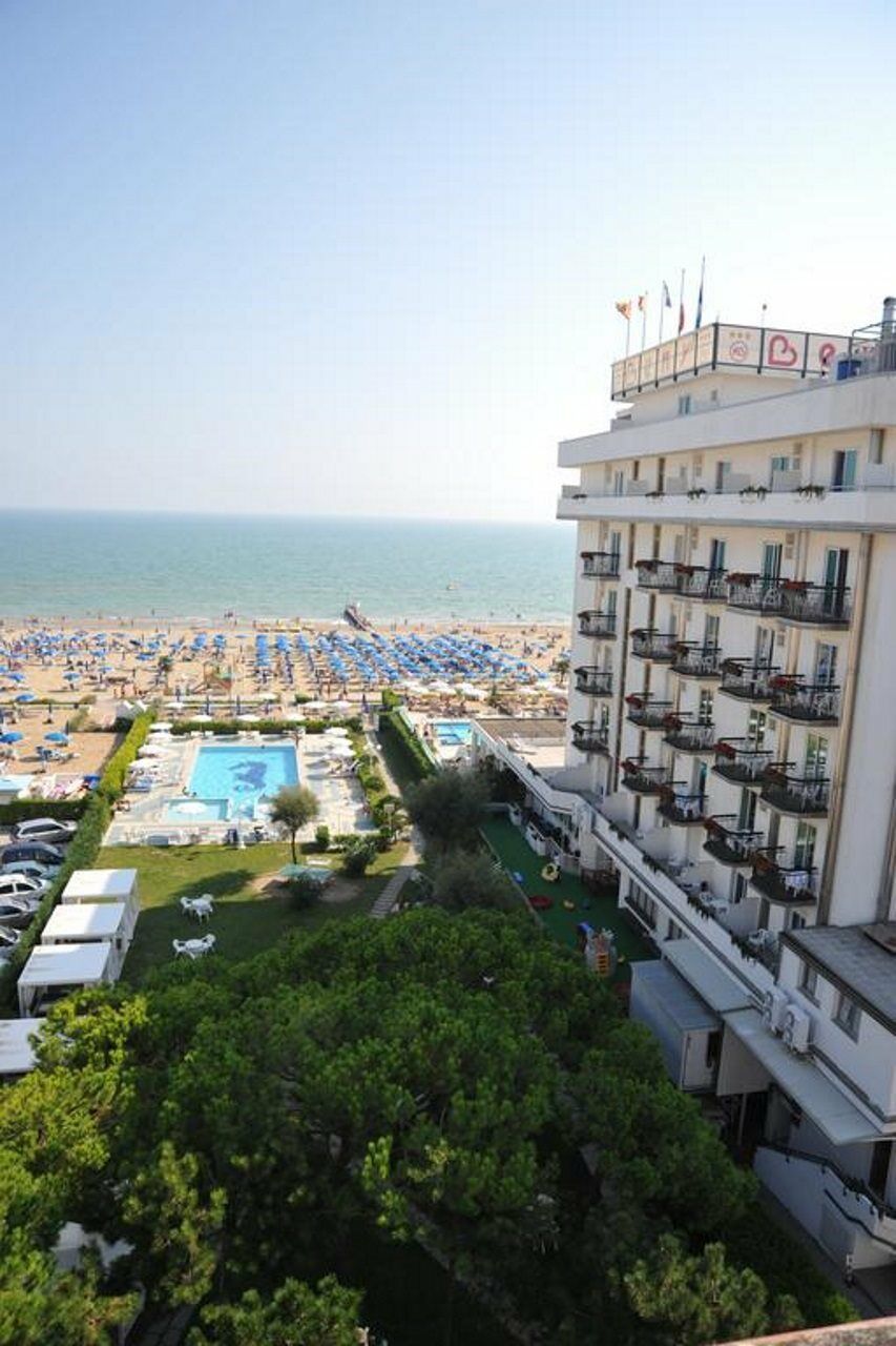 Hotel Reno Lido di Jesolo Bagian luar foto